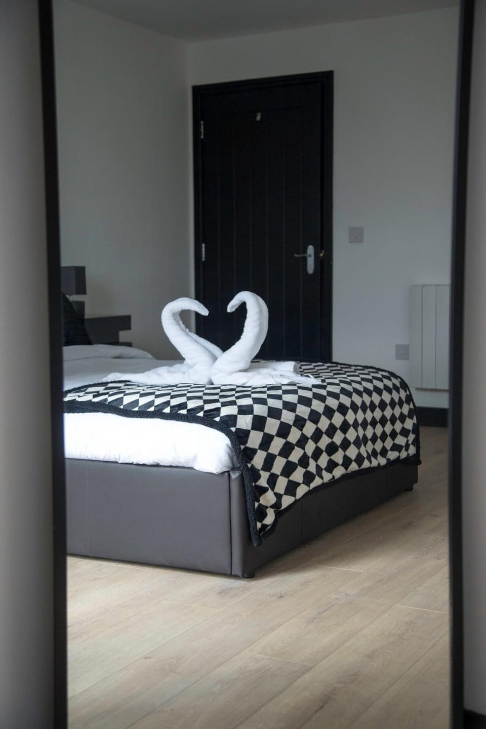 #175 Chaplin House - Modern Stay - Sleeps 3 Apartment in Warrington