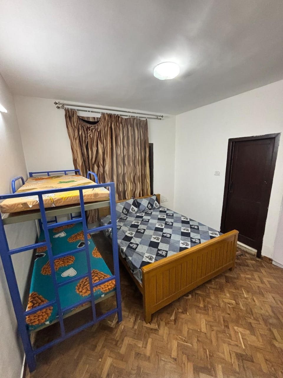 Bedroom, bunk bed