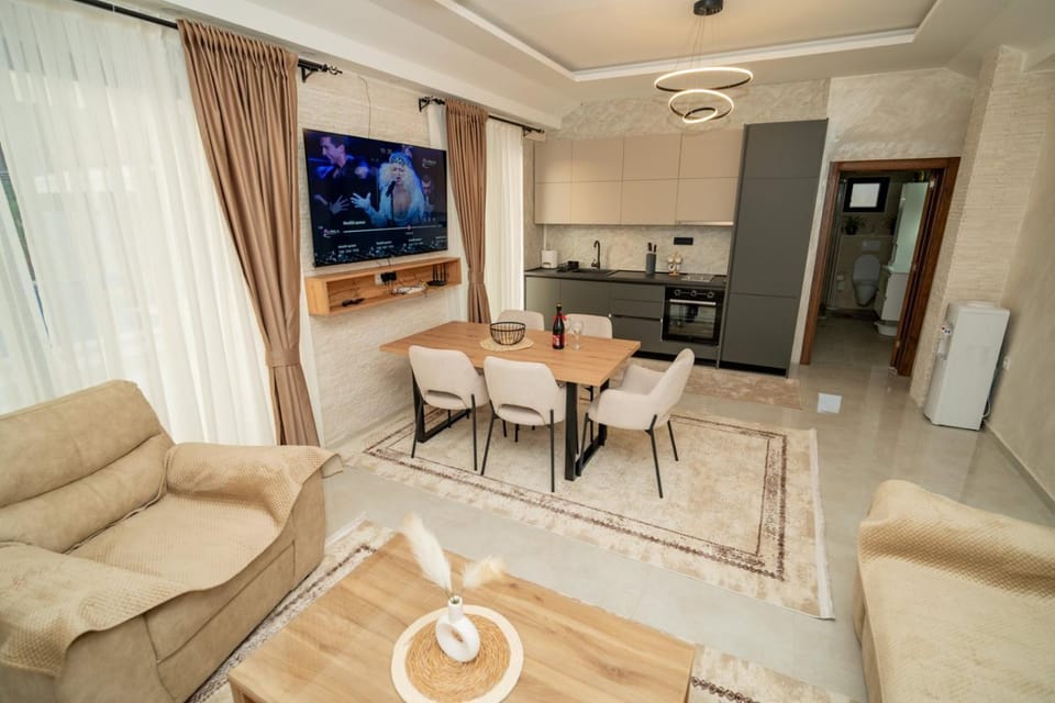 TV and multimedia, Kitchen or kitchenette, Living room, Seating area, Dining area, oven, pet friendly