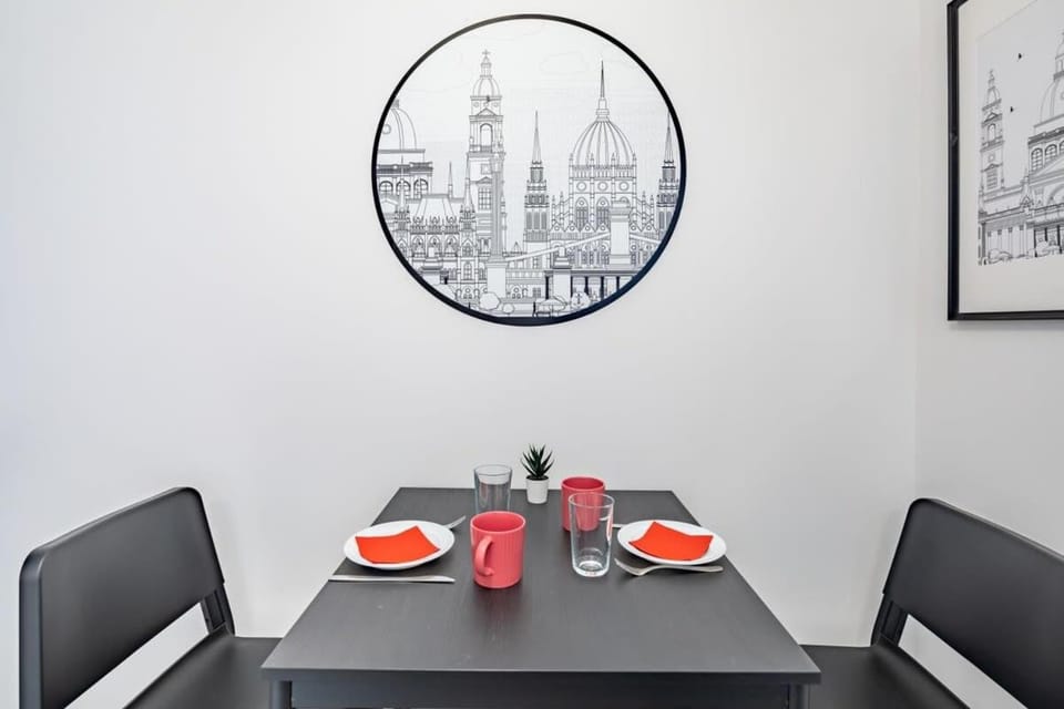 Rooftop Access - Balcony - Relaxing Sleep Apartment in Budapest