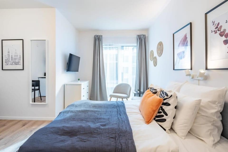Rooftop Access - Balcony - Relaxing Sleep Apartment in Budapest