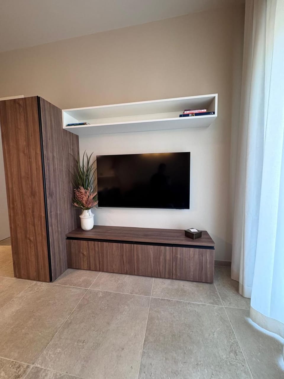 TV and multimedia, wardrobe, air conditioner