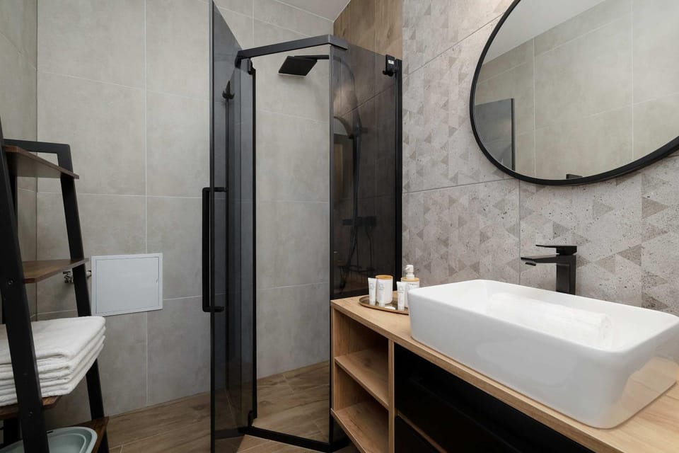 Shower, Bathroom, towels