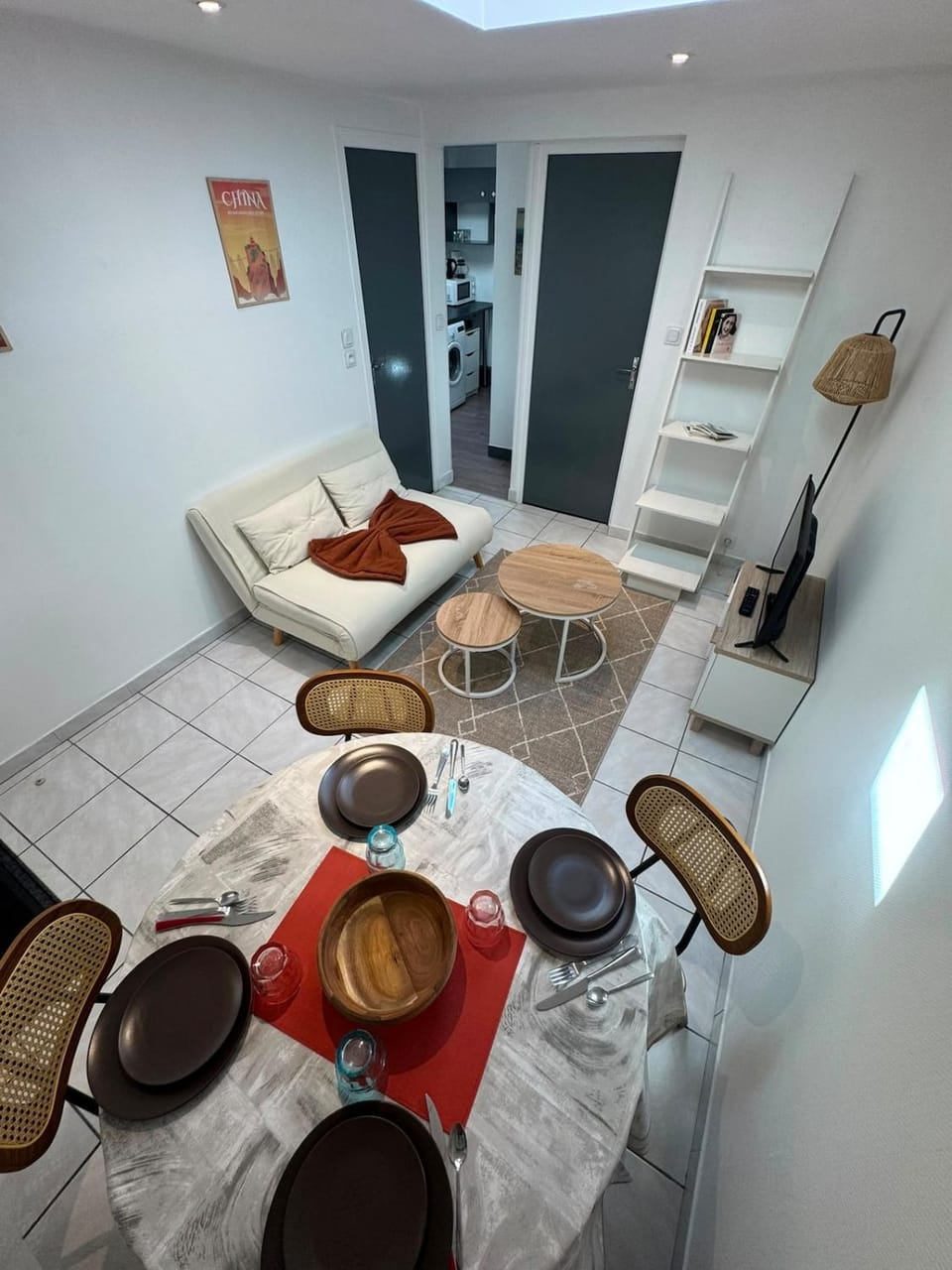 Seating area, Dining area