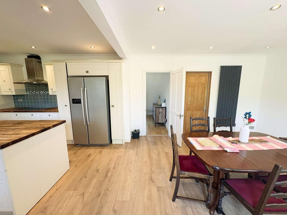 Four Bedroom House in Northcote Road House in Bristol