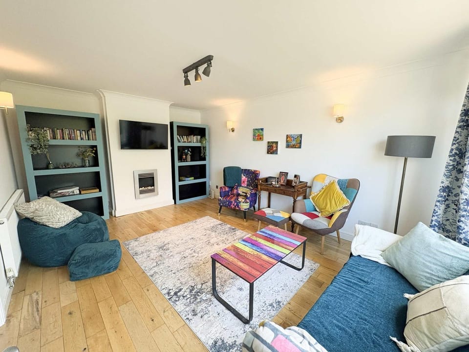 Four Bedroom House in Northcote Road House in Bristol