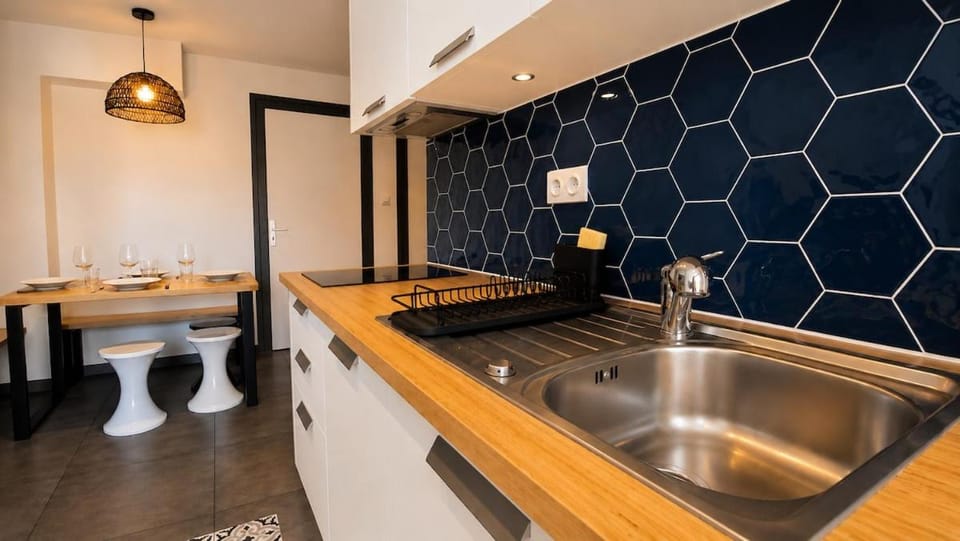 Le Smart & Cosy - Location Logement Entier - 3 Chambres - Parking Gratuit autour de la coproriété -- Wifi Fibre -Gare à 20 min Apartment in Grenoble