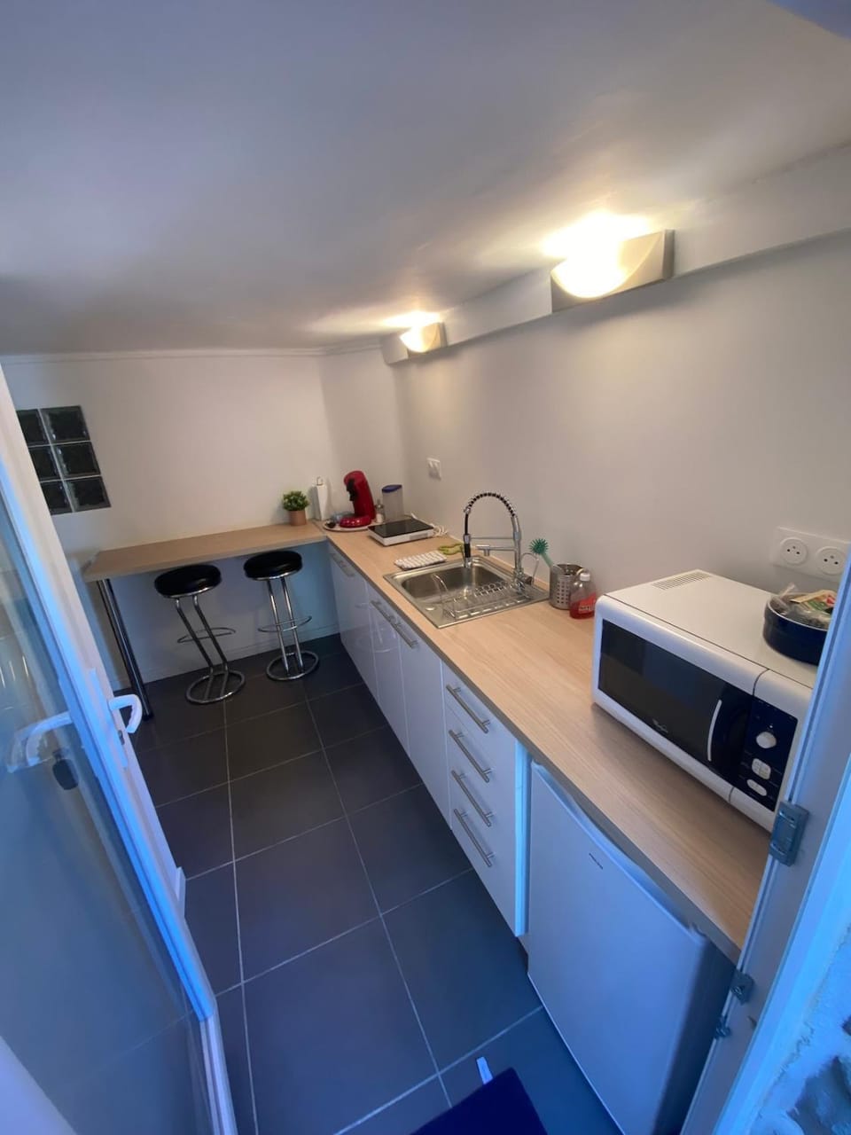 Espace aménagé dans une maison Apartment in Marseille