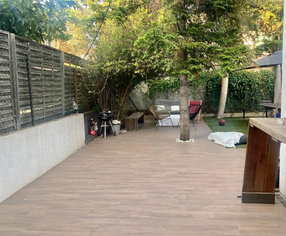 Espace aménagé dans une maison Apartment in Marseille