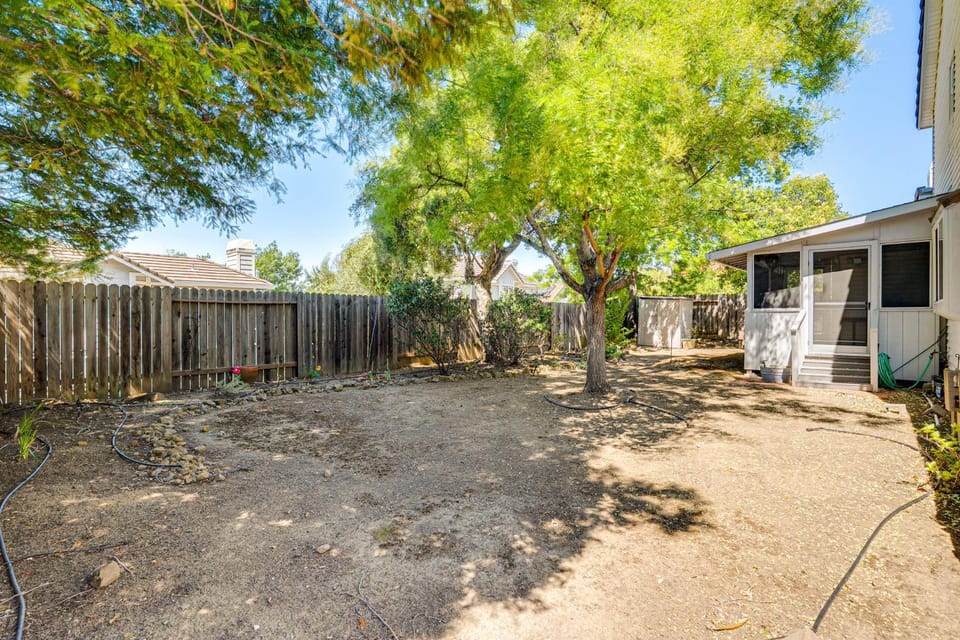 Near Travis AFB & Napa Valley! Family Home w/ Yard House in Fairfield