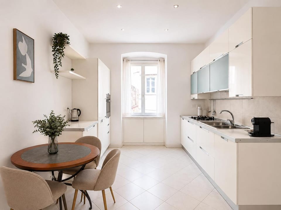 Kitchen or kitchenette, Dining area, pet friendly, stove