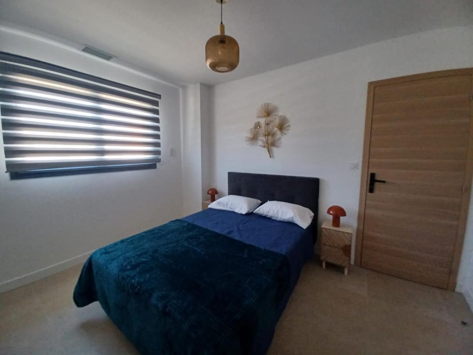 MAISON NEUVE AVEC TERRASSE à 5 MINUTES DES PLAGES House in Canet-en-Roussillon