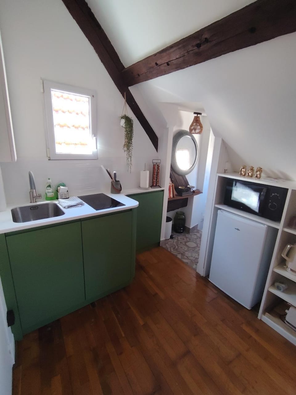 Coffee/tea facilities, Kitchen or kitchenette, microwave, toaster