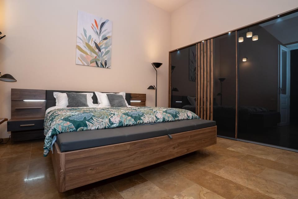 Bed, Night, Bedroom, wardrobe
