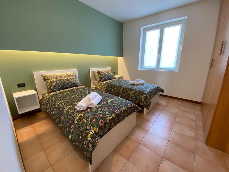 Bed, Photo of the whole room, Bedroom, towels, wardrobe, air conditioner