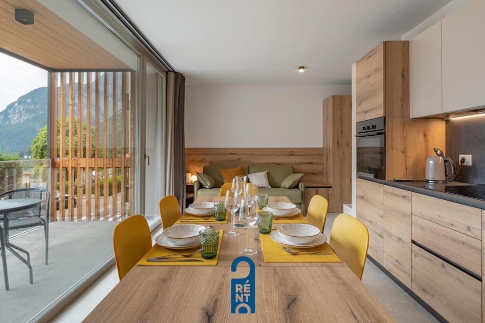 Living room, Dining area, kitchen