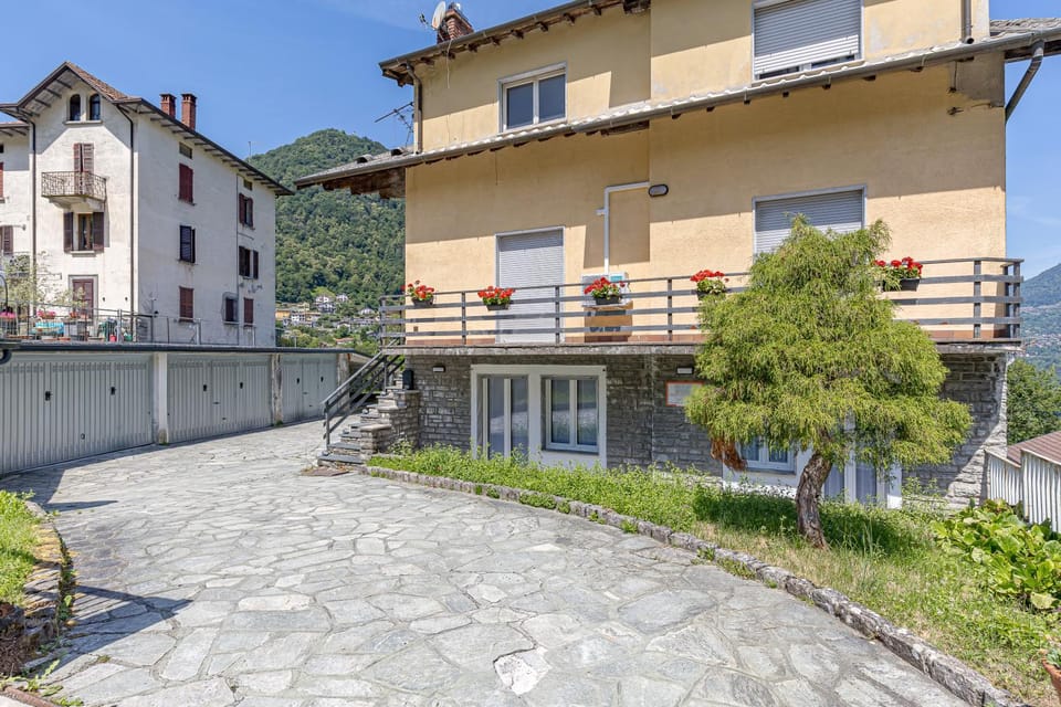 Casa Verde Lario Apartment in Canton of Ticino