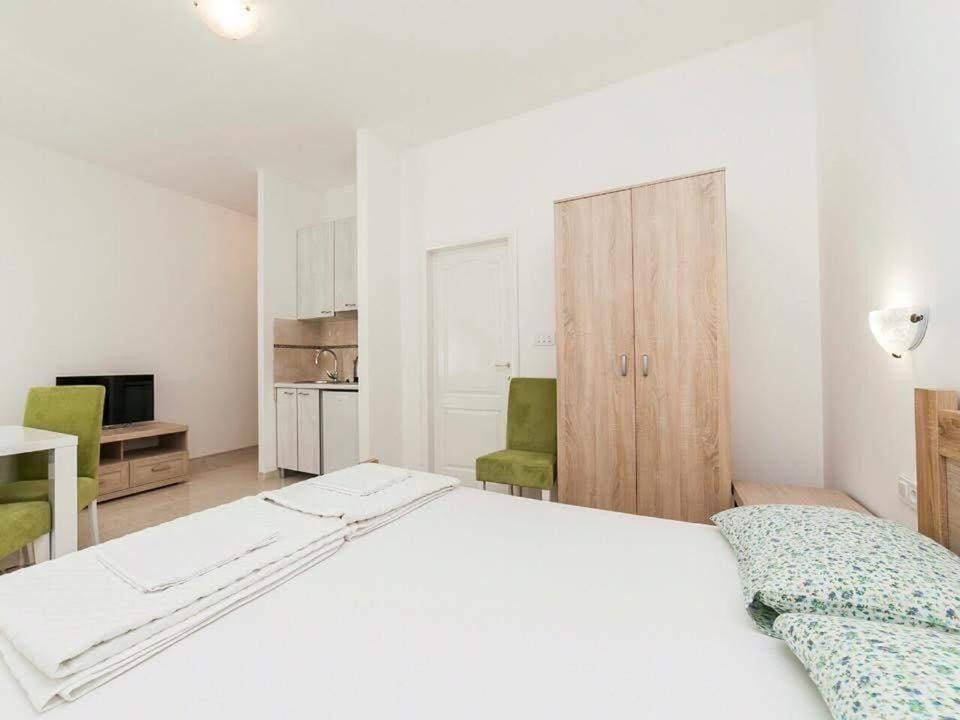 Studio Apartment Apartment in Budva Municipality