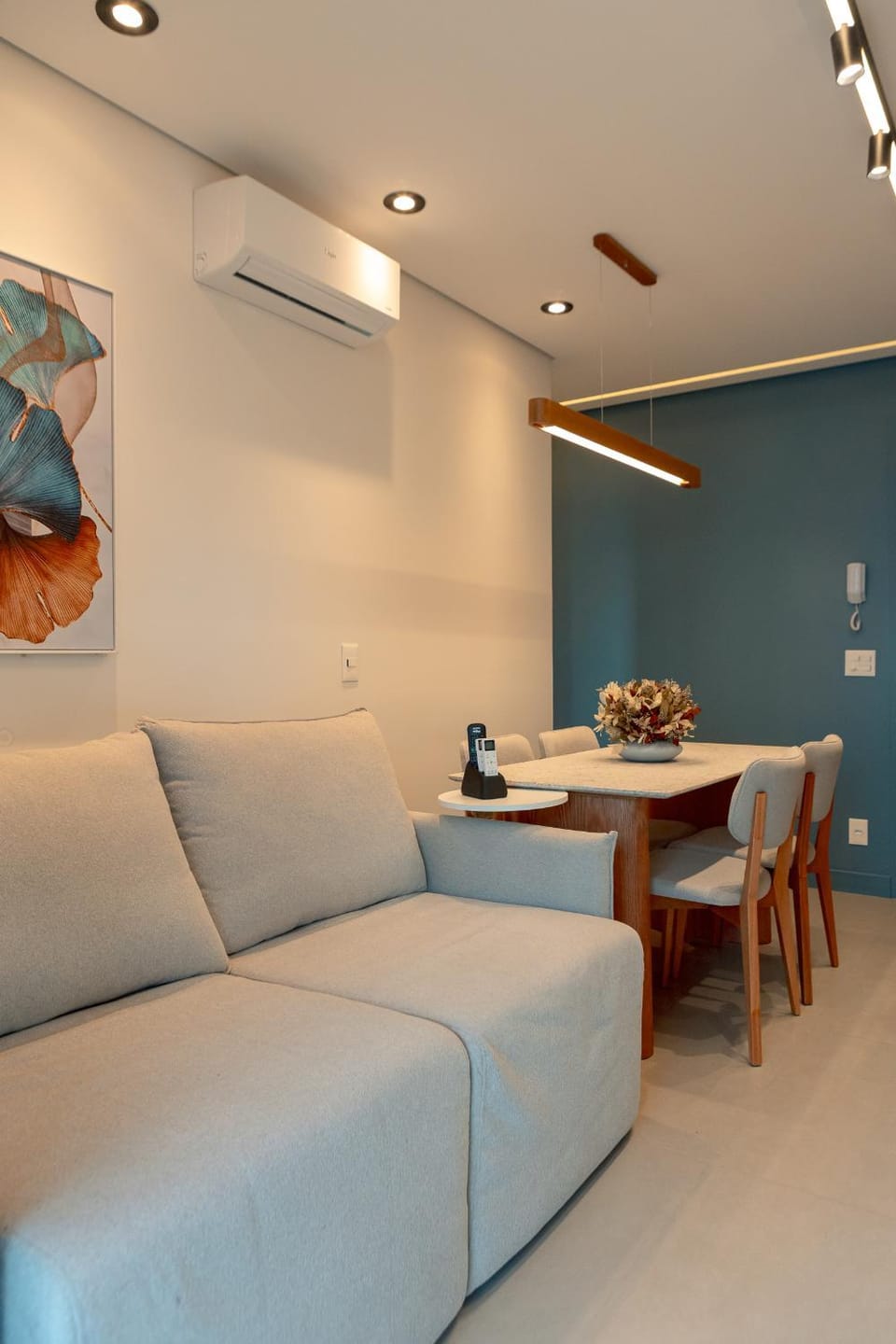 Living room, Seating area, Dining area, air conditioner