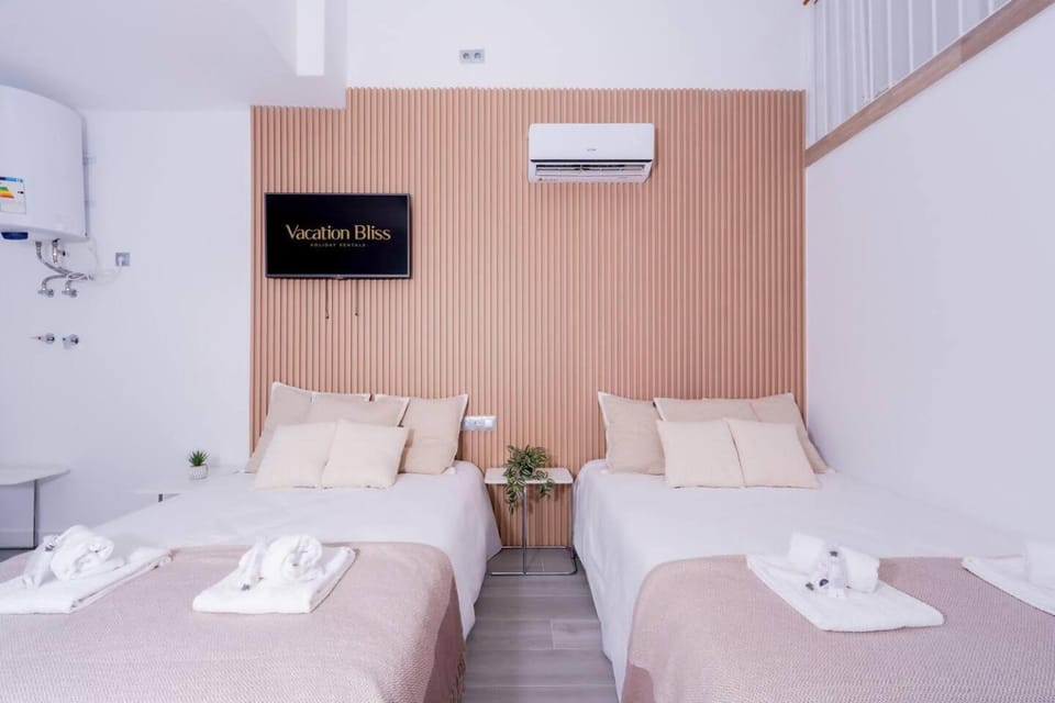 Cozy Beachfront Carihuela - VB Apartments Apartment in Torremolinos