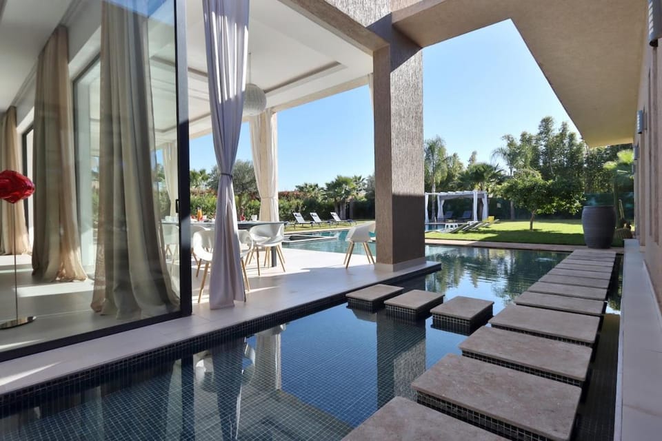 Villa Maïna, 8 people, heated jacuzzi, swimming pool, B&B Villa in Marrakesh-Safi