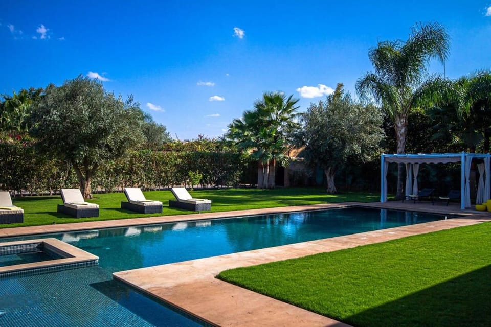 Villa Maïna, 8 people, heated jacuzzi, swimming pool, B&B Villa in Marrakesh-Safi