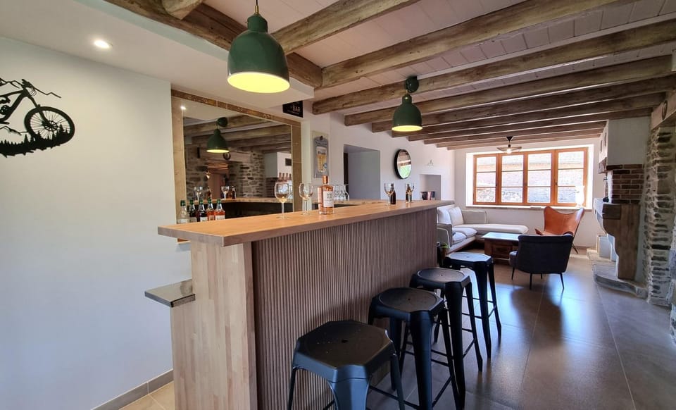 Lounge or bar, Lounge or bar