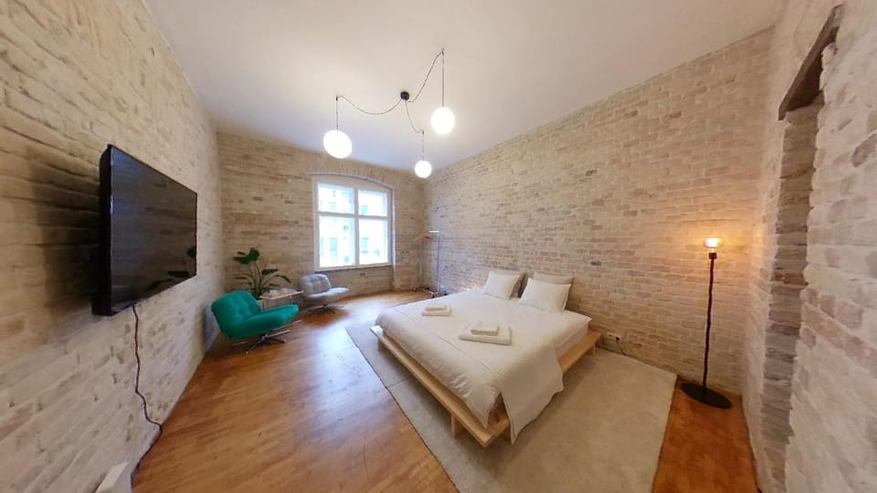 TV and multimedia, Photo of the whole room, Bedroom