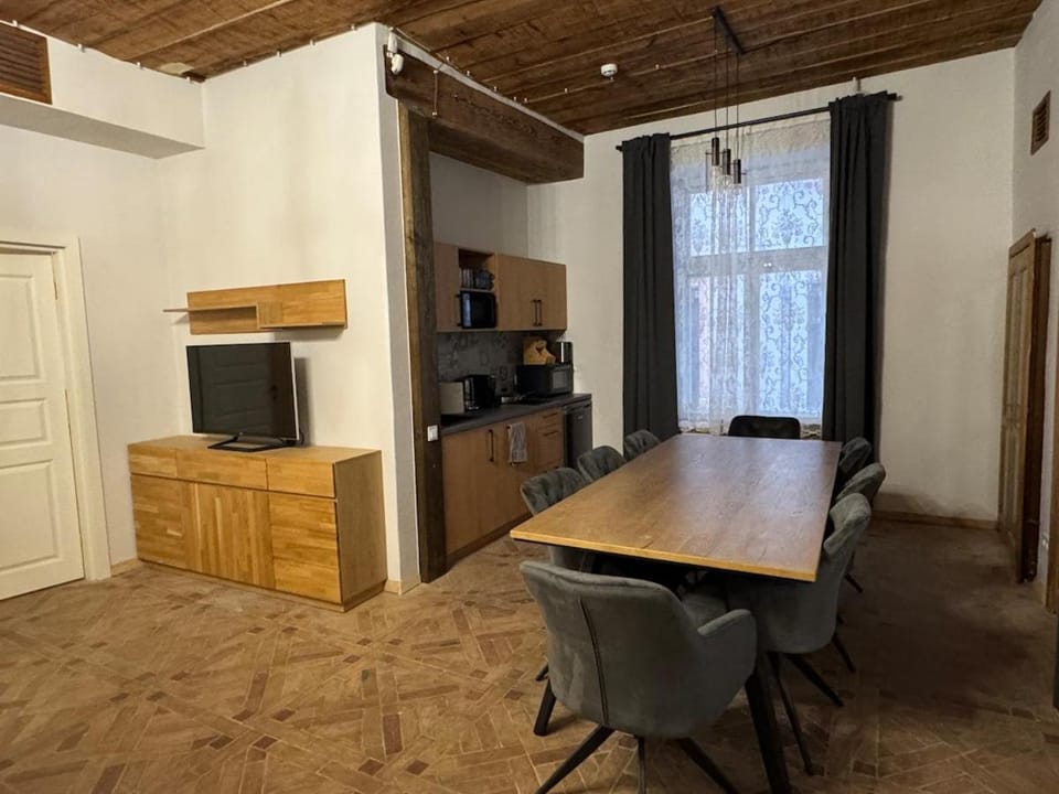 Kitchen or kitchenette, Dining area, kitchen