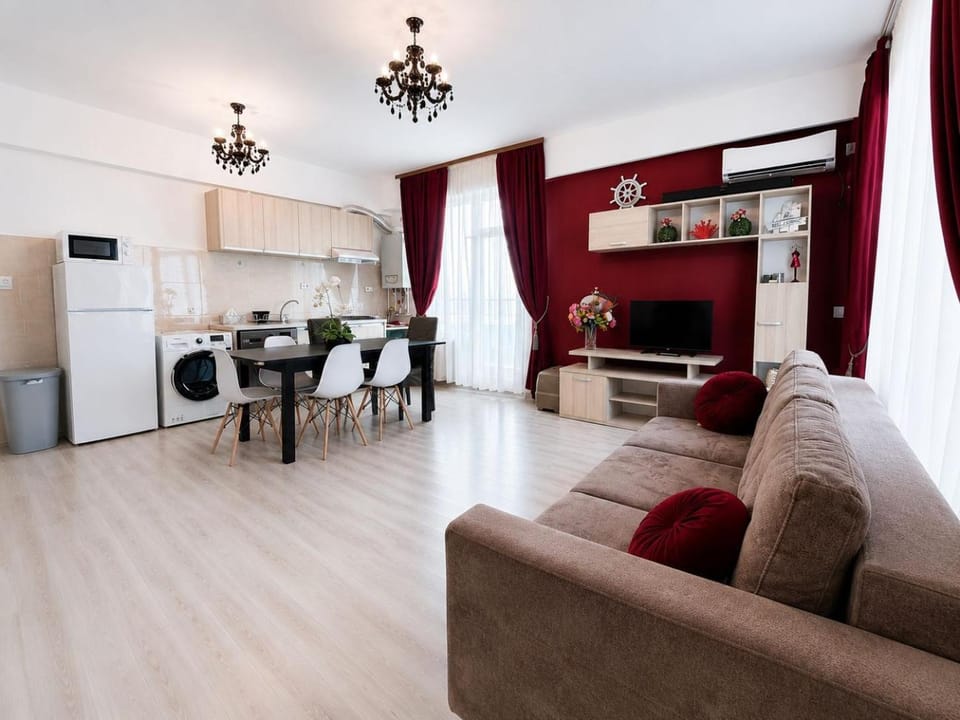 Apartament cu Terasa - Sea view - Free Parking Apartment in Constanta