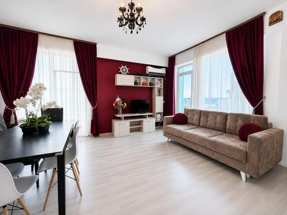 Apartament cu Terasa - Sea view - Free Parking Apartment in Constanta
