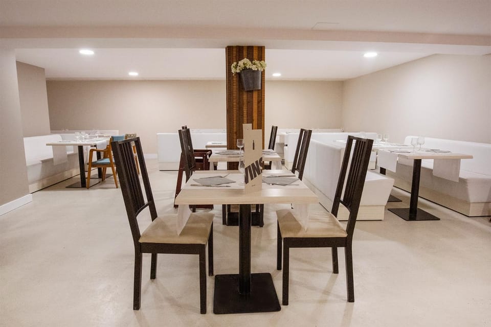 Restaurant/places to eat, Buffet breakfast