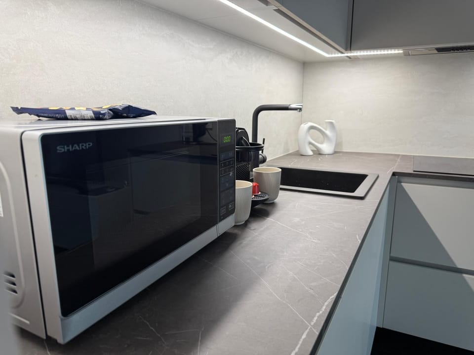 Coffee/tea facilities, Kitchen or kitchenette, microwave