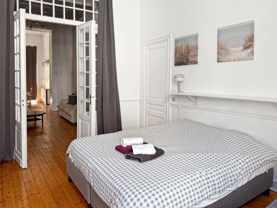 Bed, Bedroom
