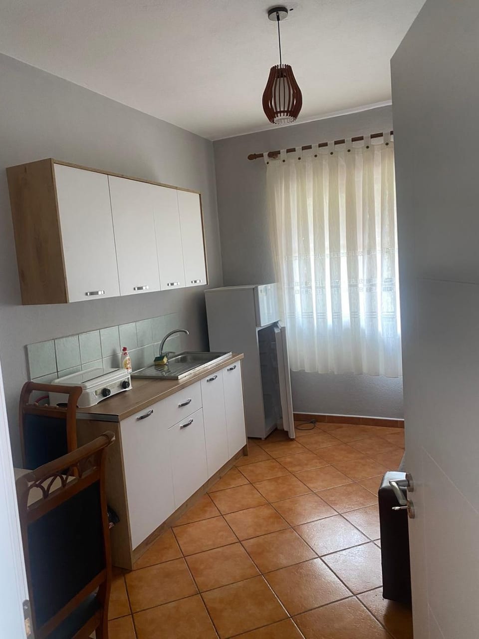 minibar, oven