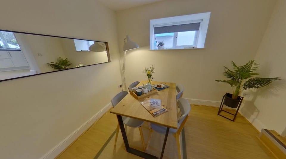 Spacious 3 Bedroom Townhouse in Menai Bridge House in Menai Bridge