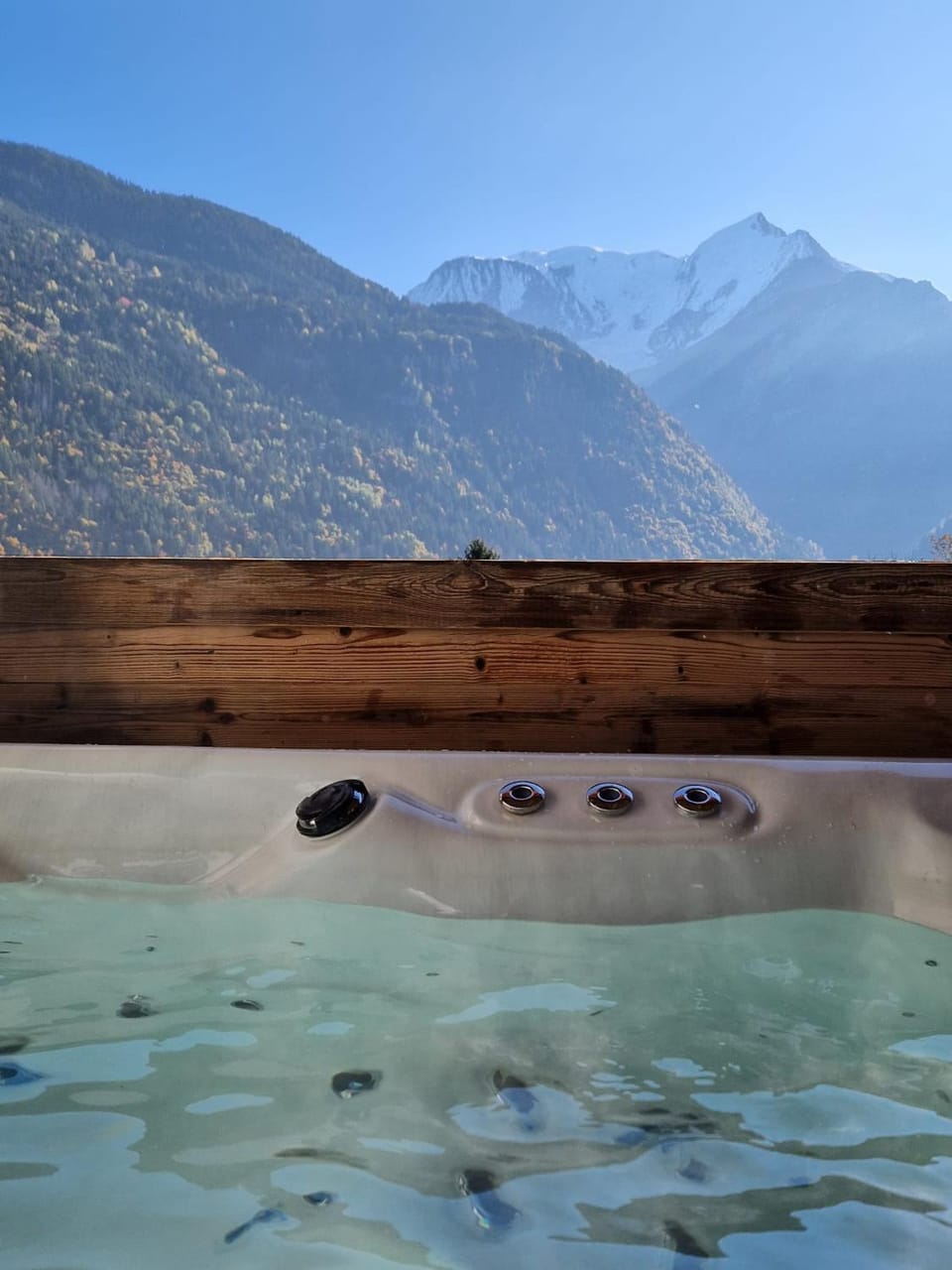 Nearby landmark, Natural landscape, Hot Tub, Spa and wellness centre/facilities