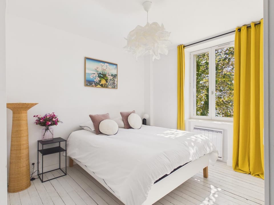 Bed, Bedroom