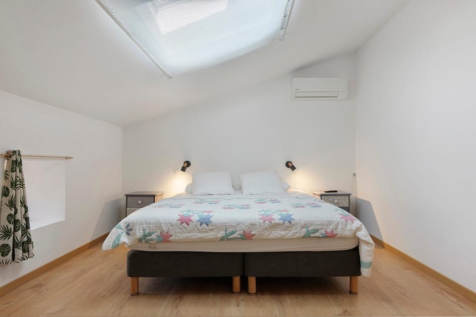 Property building, Living room, Bedroom