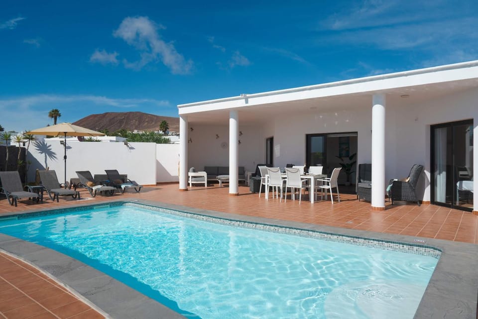 Vista Montana by Optima Villas Villa in Playa Blanca