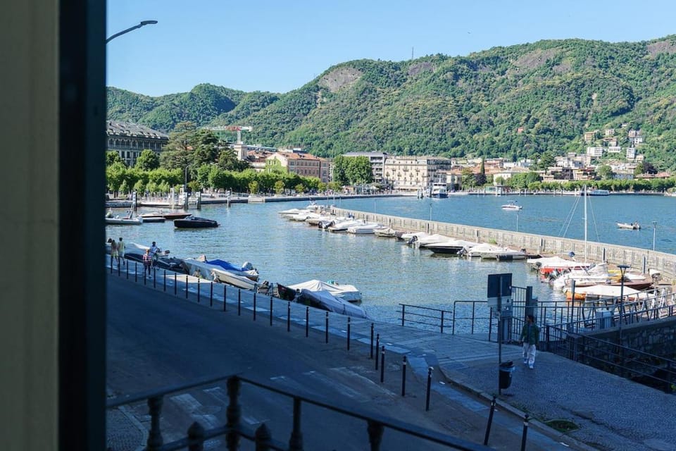 Dionigi Lake Front Apartment Apartment in Como