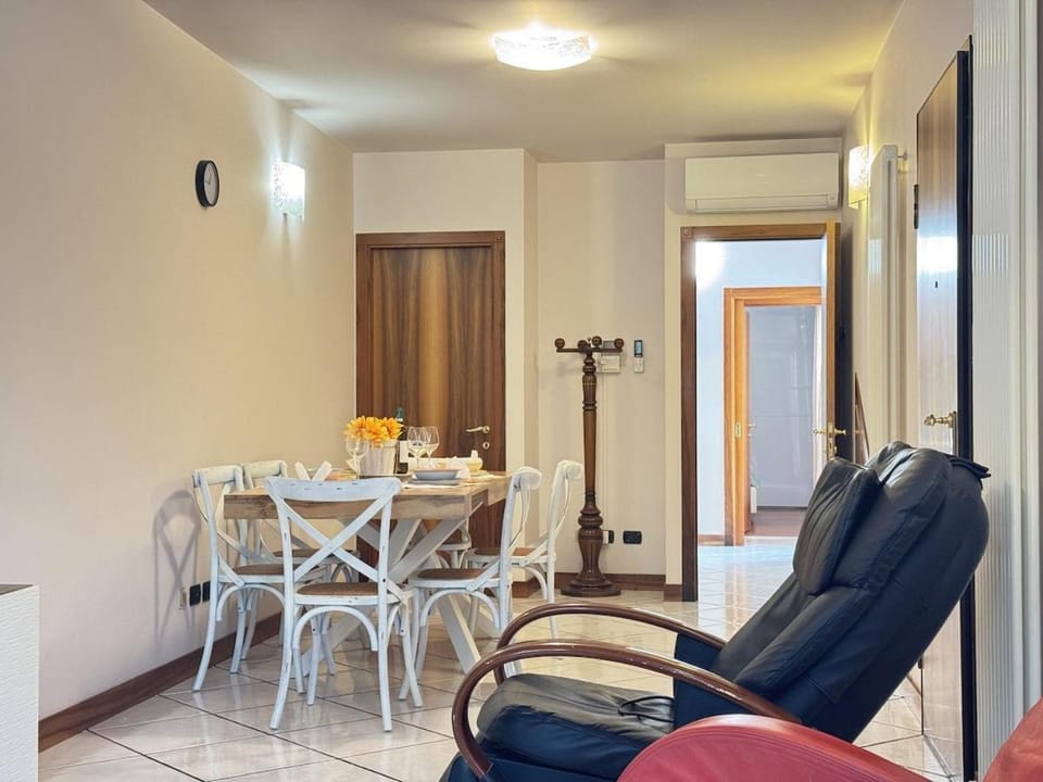 Central Station, Sea, Wifi, AC & Parking Apartment in Civitanova Marche
