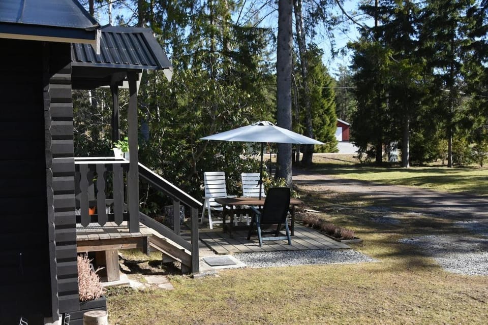 Cozy cottage in a forest setting, a 5-minute walk to the sea House in Stockholm County