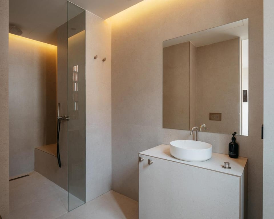 Shower, Bathroom, towels