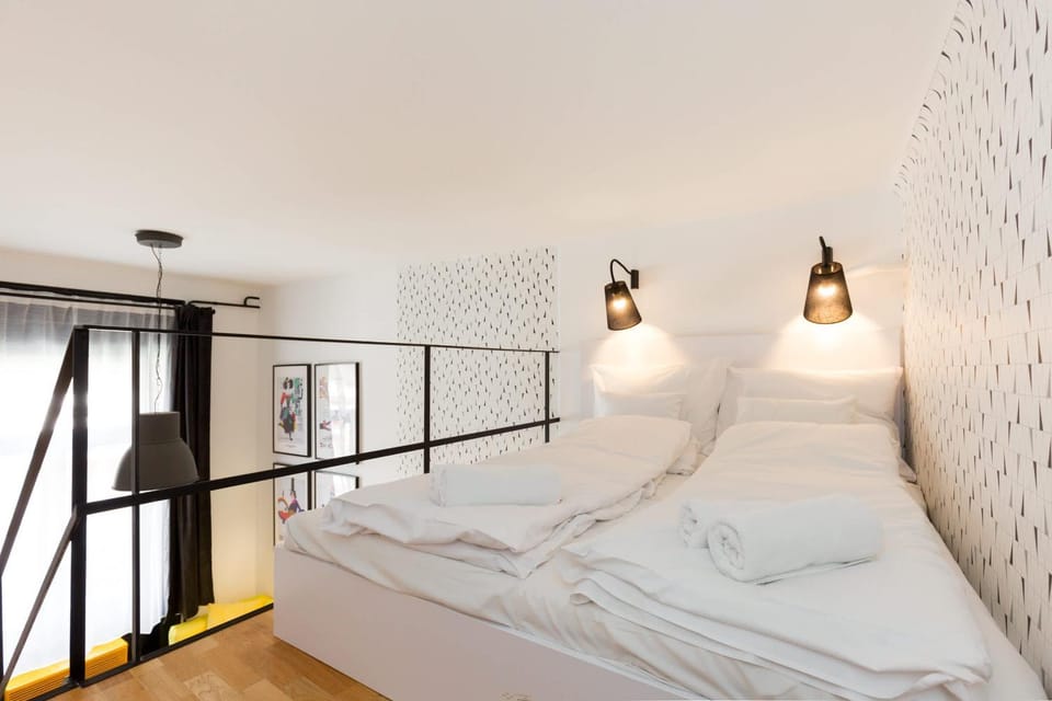 Top Location - Vibrant Downtown Escape Apartment in Budapest
