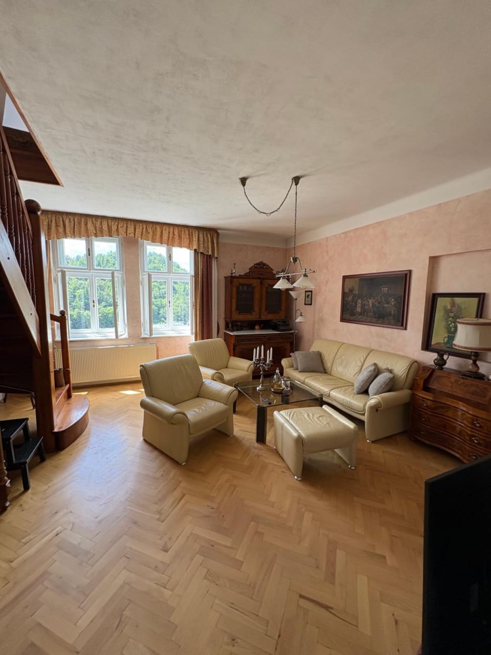 Living room, Seating area