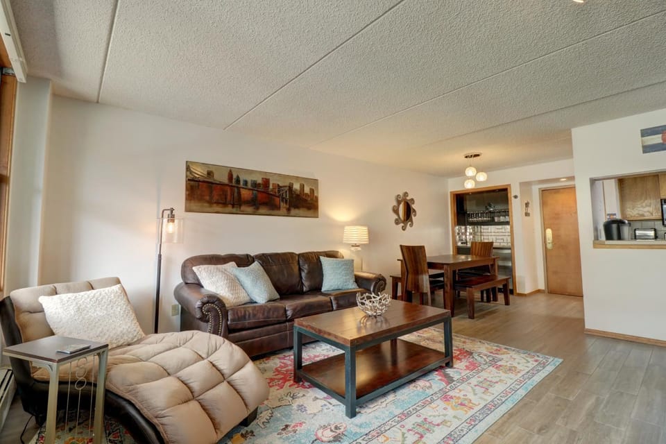 VS348 Village Square 1BR PET FRIENDLY Apartment in Summit County