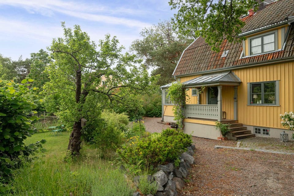 Historic Villa in Saltsjobaden 20 min from Stockholm City Villa in Stockholm County