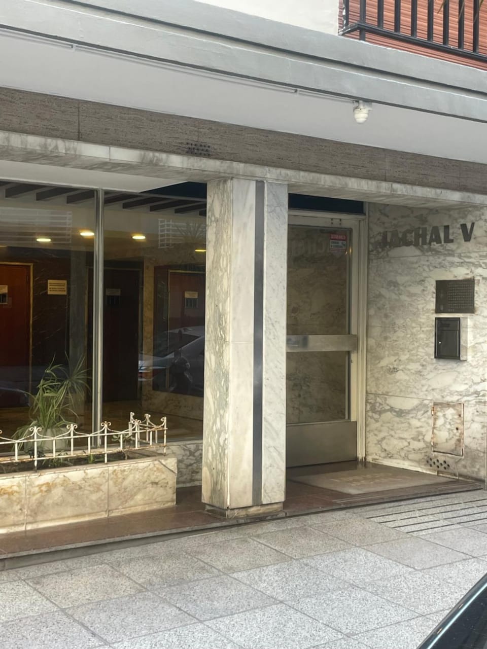 Facade/entrance