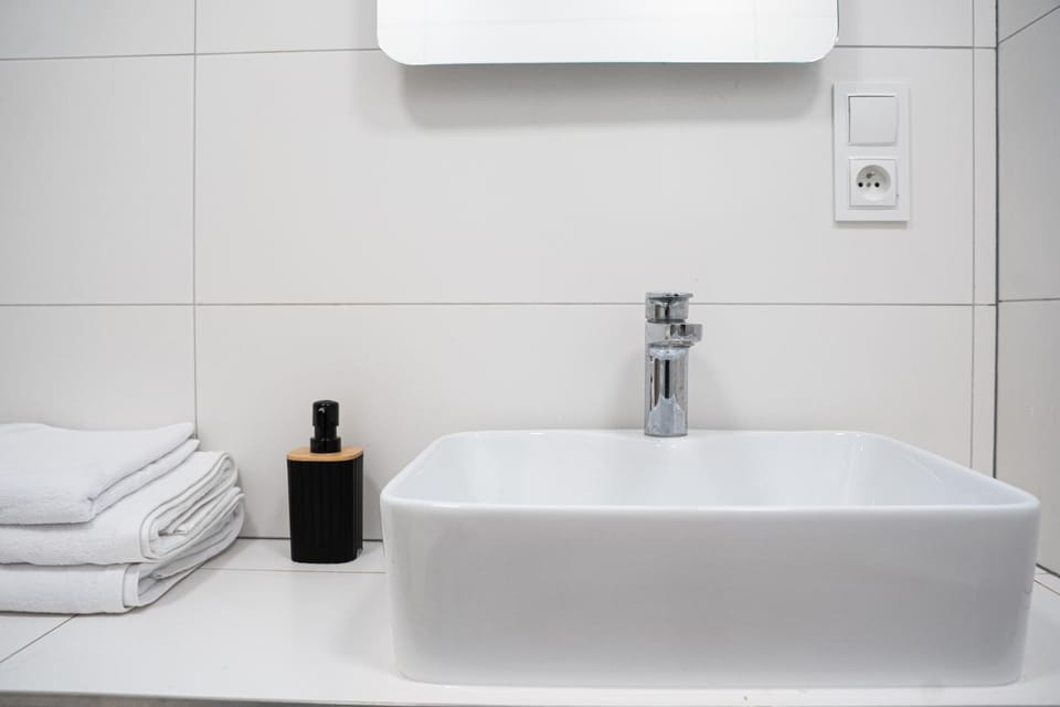 Bathroom, towels